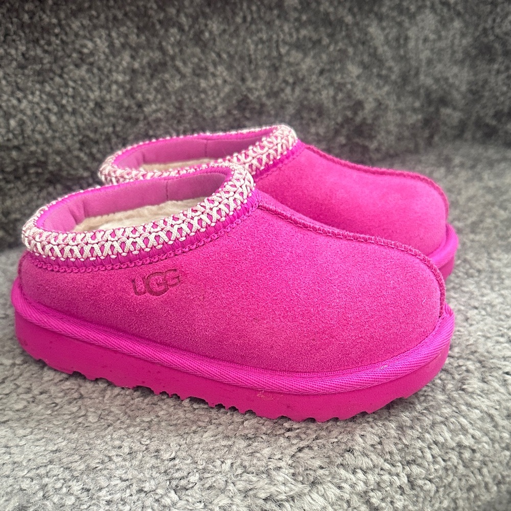 KID UGG Fuchsia Suede Slippers
